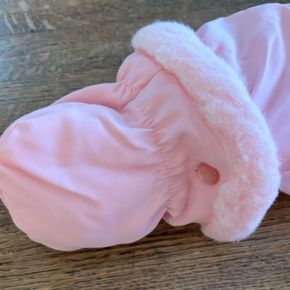 La Petite Rothschild Size 18 M Adorable Pink Snowsuit with Mittens and Booties - Picture 5 of 13